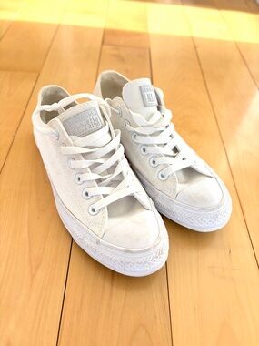 Converse Low Top Sneakers - White